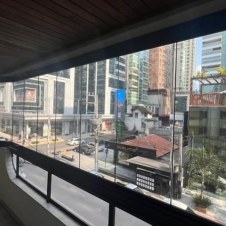 Apartamento Na Melhor Localizacao Da Meia Praia Itapema Esterno foto